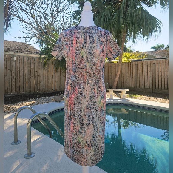 NEW Short Sleeve Dress Size M Pastel Contemporary Minimalist Colorful Feminine - Picture 6 of 12